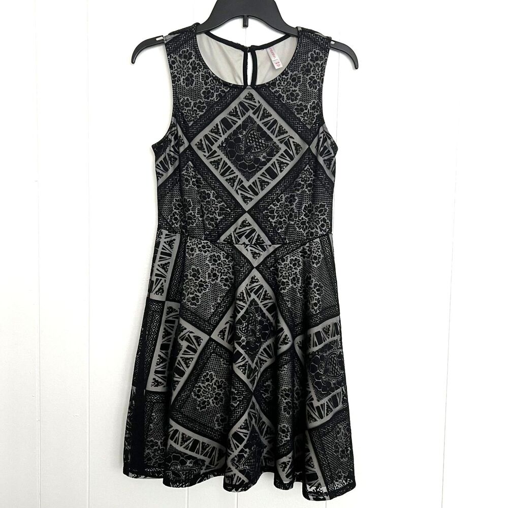 Xhilaration Women’s Black Lace Geometric Sleeveless A-Line LBD Dress M - Picture 1 of 6